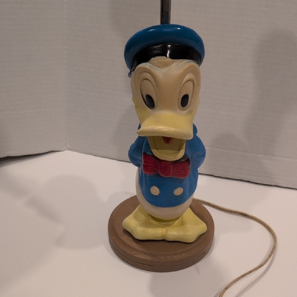 Vintage Donald Duck Character Lamp